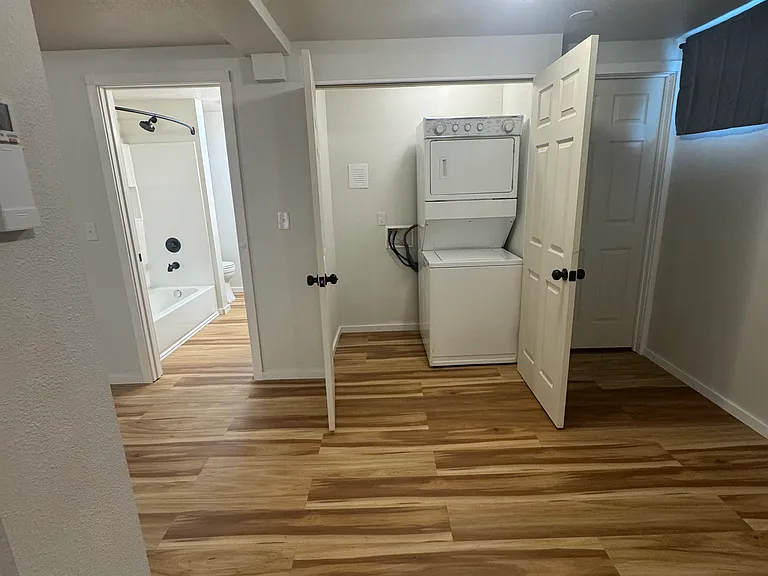 11121 SE 31st Ave #BASEMENT — Photo 8
