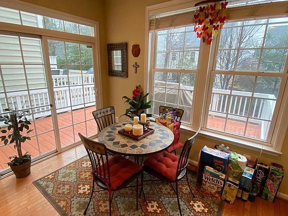 5th image of 9658 Potters Hill Cir