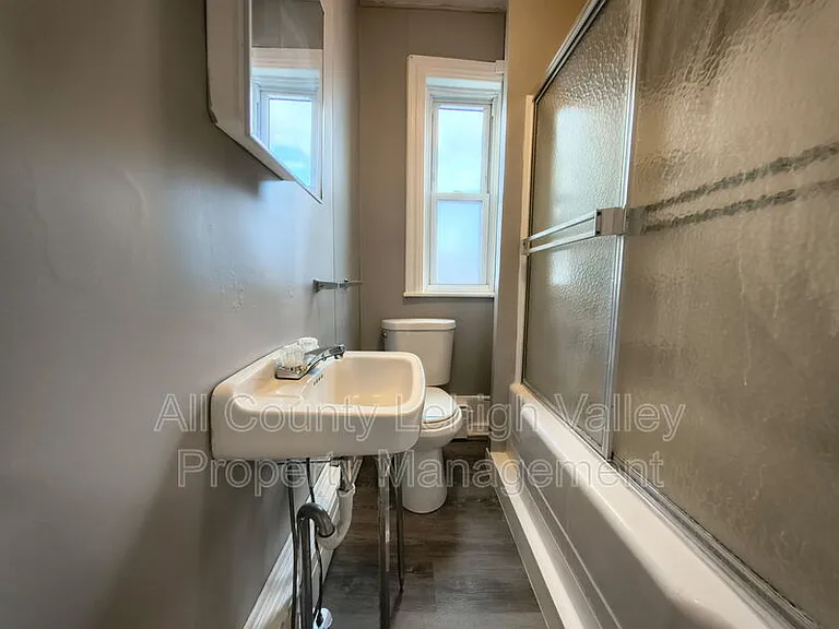 417 N 9th St — Photo 4