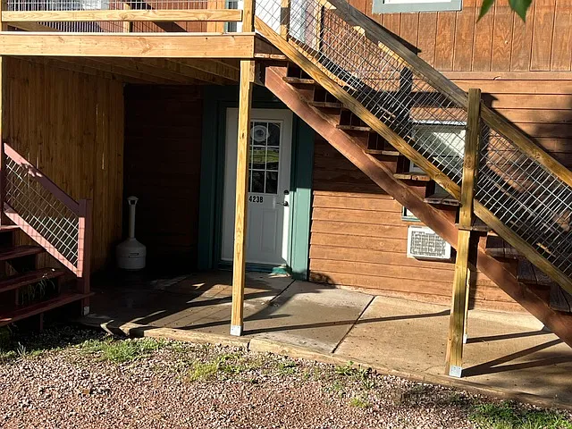 423 E Cleveland St #B — Photo 2