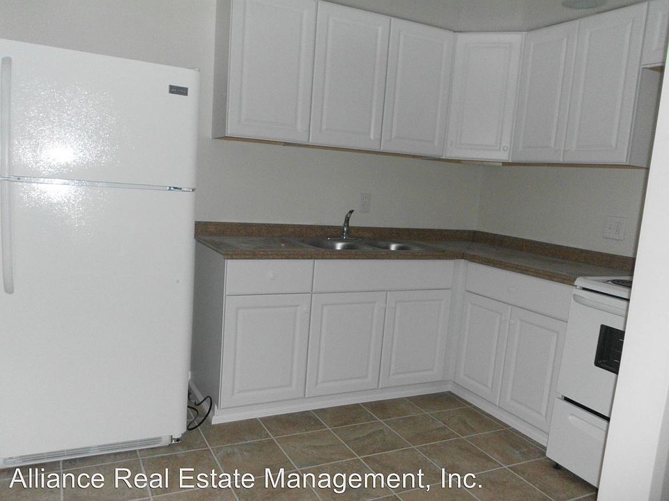 2nd image of 624 Pine St
