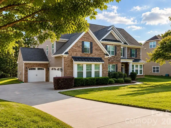 2412 Hamlet Ct, Matthews, NC 28105