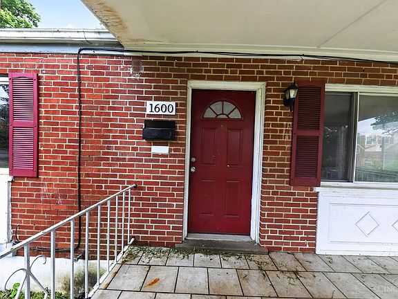 2nd image of 1600 Western Hills Ln