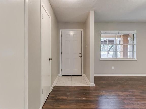 5th image of 324 Dudley Ln