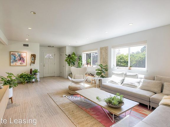 4th image of 3022 Alameda De Las Pulgas