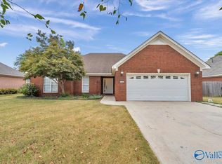 1404 Lake Pointe Dr SW, Decatur, AL 35603