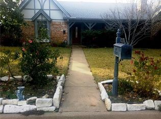 2013 Cimarron Trl, Hurst, TX 76054