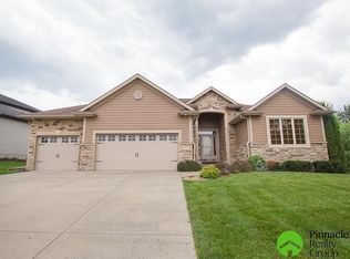 8523 Barkley Dr, Lincoln, NE 68526