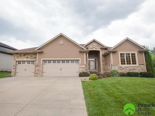 8523 Barkley Dr, Lincoln, NE 68526