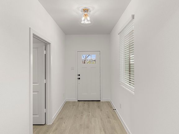 3rd image of 2553 Lost Maples Ln