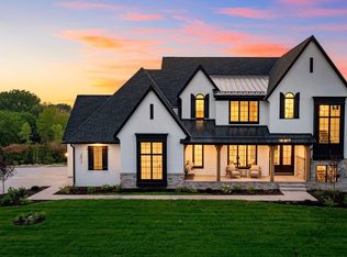 139 Westwood Ln, Wayzata, MN 55391