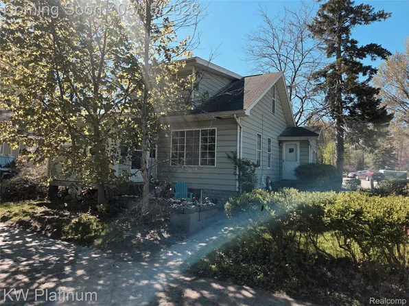 2685 Rialto Ct, Fort Gratiot, MI 48059