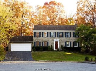 12 Bayberry Ct, Sterling, VA 20164