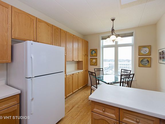 3rd image of 131 W Adelaide St Unit 510