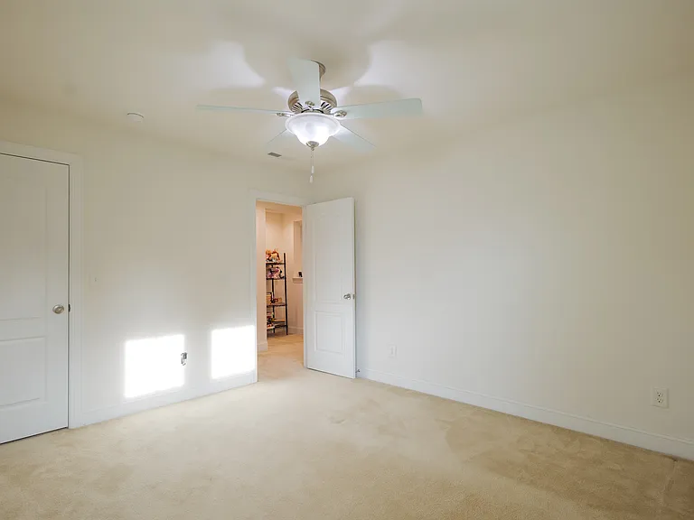 411 Alamosa Pl — Photo 36