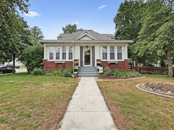 174 S 9th St, Wood River, IL 62095