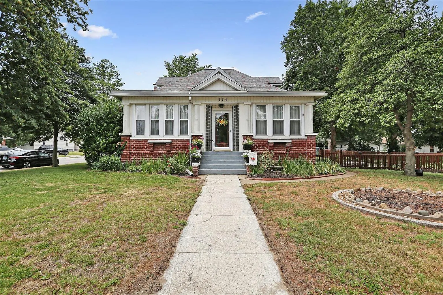 174 S 9th St photo 1