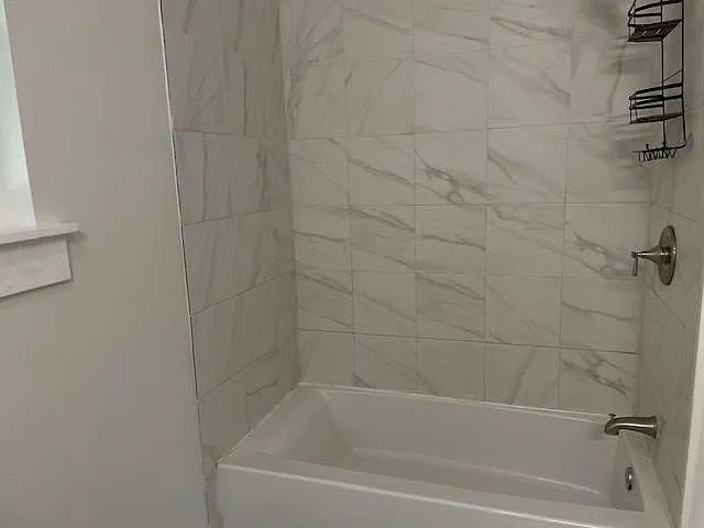 1011 Hancock St — Photo 13