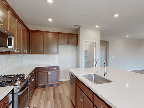 Radiance Homesite 98 Kitchen