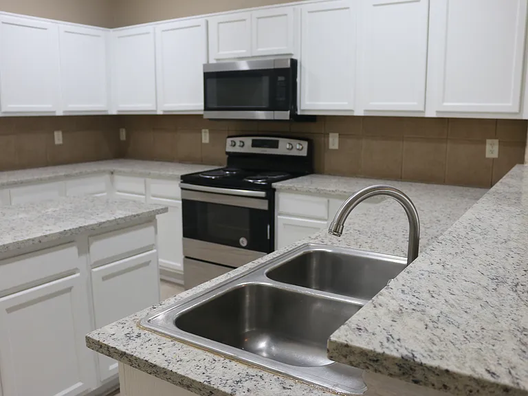 327 Regency Dr — Photo 11