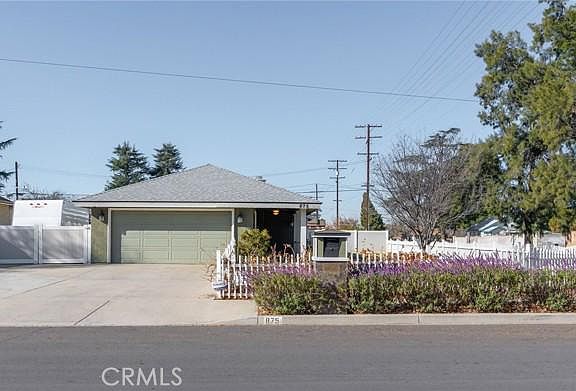 3rd image of 875 Edgar Ave