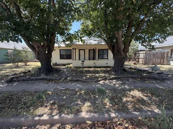 503 N Cedar St, Seymour, TX 76380