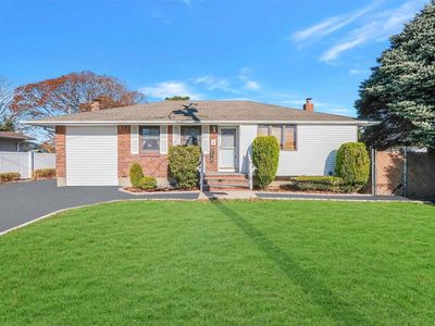 225 E Roslyn Street, Islip Terrace, NY, 11752