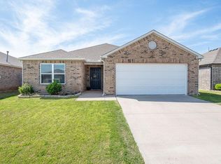 9520 NW 121st St, Yukon, OK 73099