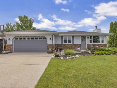 707 Goldfinch LANE, Howards Grove, WI, 53083