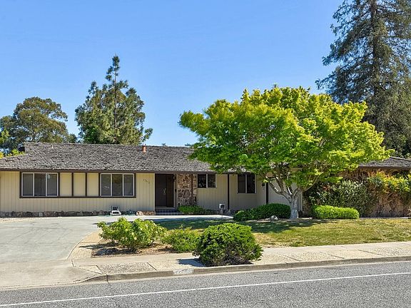 2nd image of 13252 Glen Brae Dr