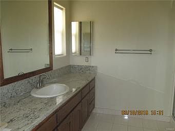 3rd image of 10940 Beaver Ave