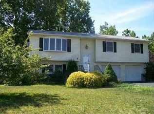 101 Creamery Dr, New Windsor, NY 12553