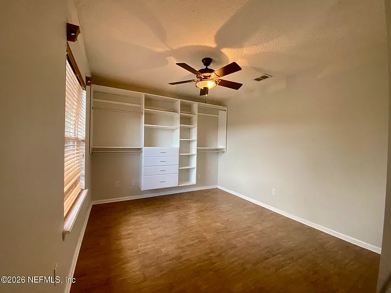 1530 Vineland Cir #B — Photo 17
