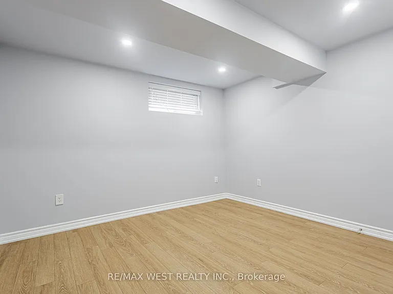 31 Clair Rd #BASEMENT — Photo 10