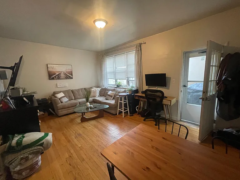 205 W Broadway #6B — Photo 10