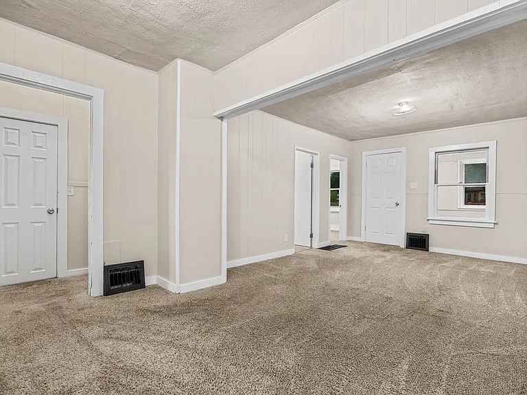 3125 State Ave — Photo 10