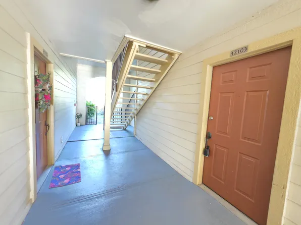 11901 4th St N APT 12103, Saint Petersburg, FL 33716