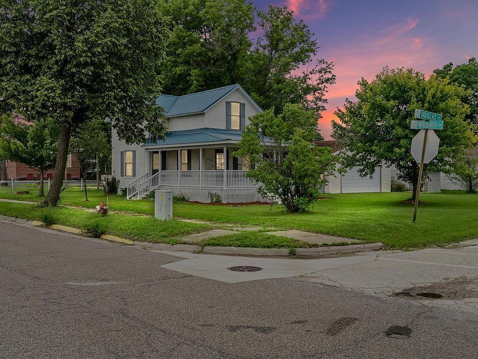 1st image of 616 Douglas STREET