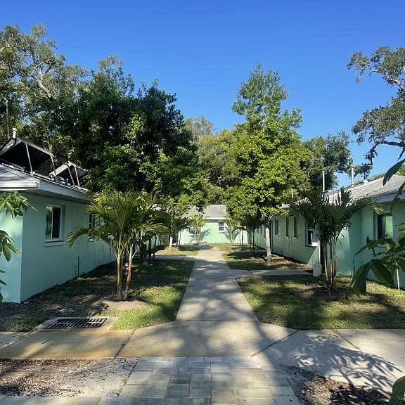 1552 S Myrtle Ave — Photo 8