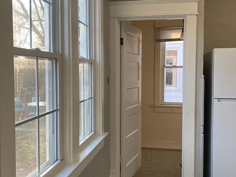 409 W Vine St — Photo 9