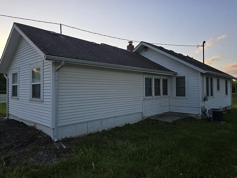 929 E Blue Ridge Blvd — Photo 33