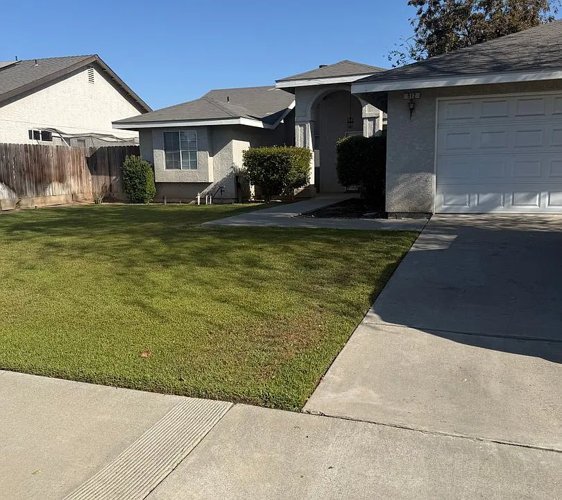 512 W Windsor Dr