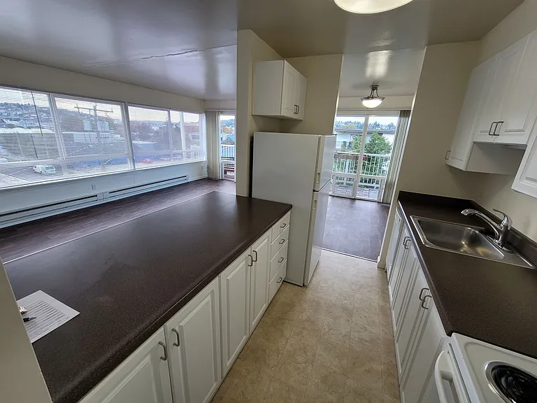 Russell/Central Park in the Heart of Ballard — Photo 96
