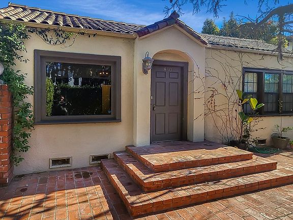 4th image of 850 N La Jolla Ave