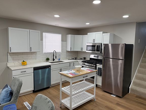 5th image of 304 W 111th St