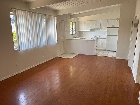 4th image of 1124 Victoria St APT B