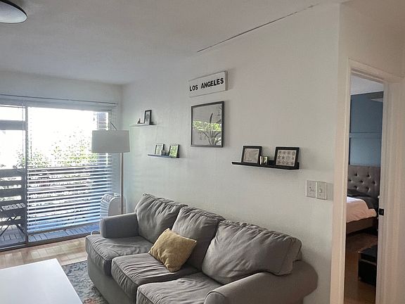4th image of 525 S Ardmore Ave APT 258