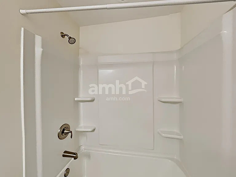 114 Lindridge Dr — Photo 17