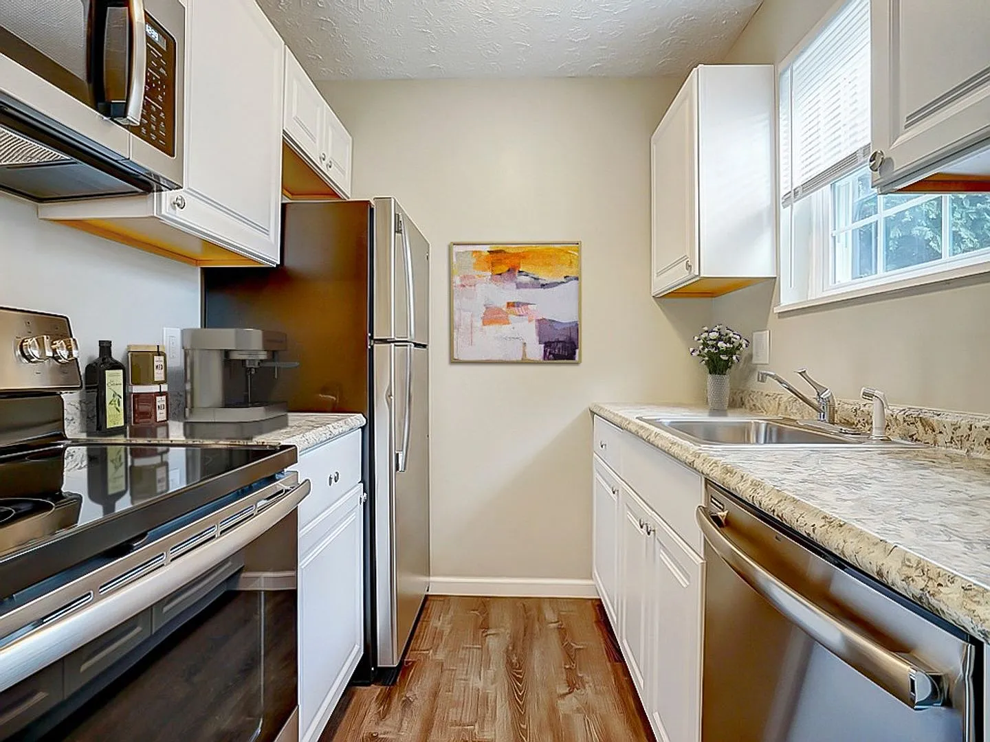 Village Square Apartments — Photo 4