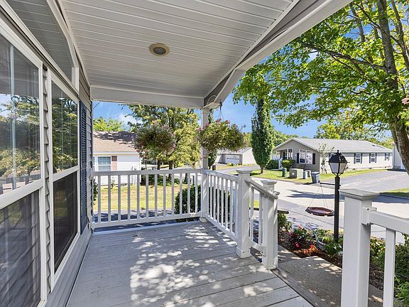 4th image of 24 Stagecoach Way